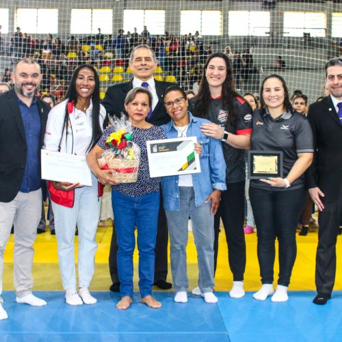 Léa Linhares, a primeira mulher faixa preta do RS. Agora, oficialmente