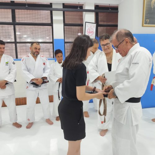 O princípio do Jita kyoei e a história de uma faixa preta